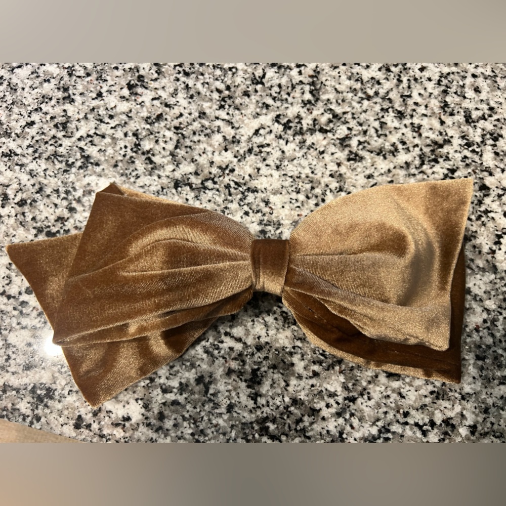 Hair bow from forever 21 worn once